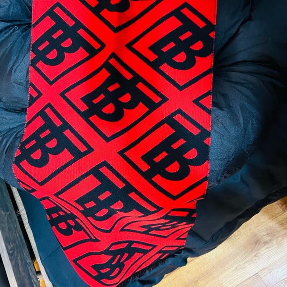 Burberry Oversized Scarf-RARE FIND - Picture 9 of 12
